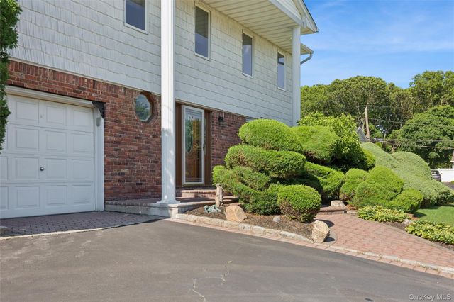 27 Spacecraft Lane, Hauppauge, NY 11788