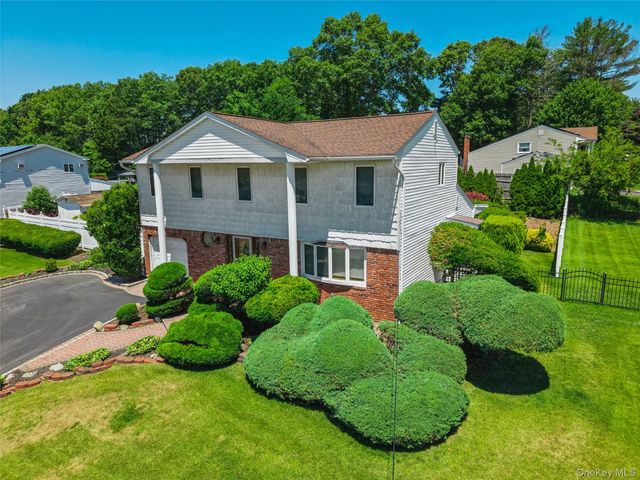 27 Spacecraft Lane, Hauppauge, NY 11788