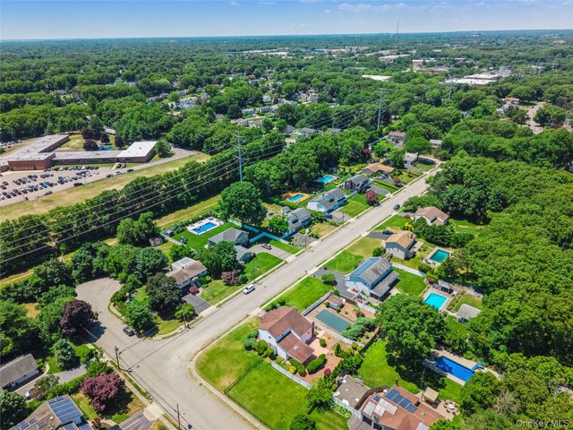 27 Spacecraft Lane, Hauppauge, NY 11788