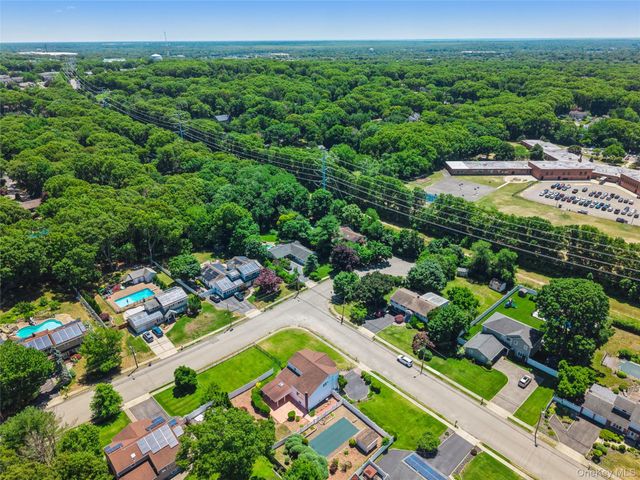 27 Spacecraft Lane, Hauppauge, NY 11788