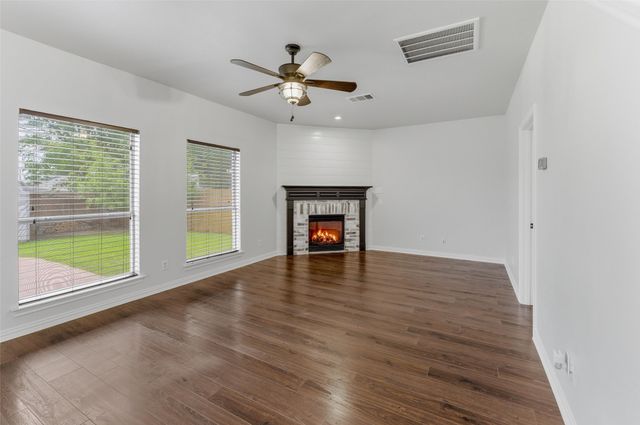 913 Remington Drive, Saginaw, TX 76131