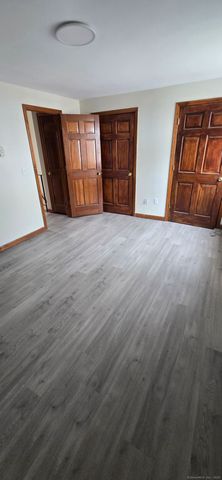 106 Wakelee Road APT 1, Waterbury, CT 06705