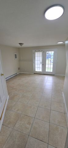 106 Wakelee Road APT 1, Waterbury, CT 06705