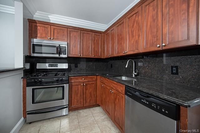 1425 Broadway Avenue 251F, Hewlett, NY 11557