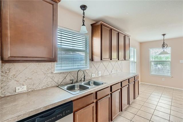 160 Wildfire CV, Buda, TX 78610