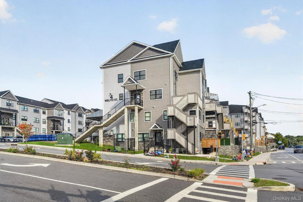 4 Melitz Street 216, Monroe, NY 10950 — exterior
