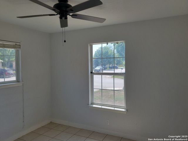 614 Oak, Converse, TX 78109