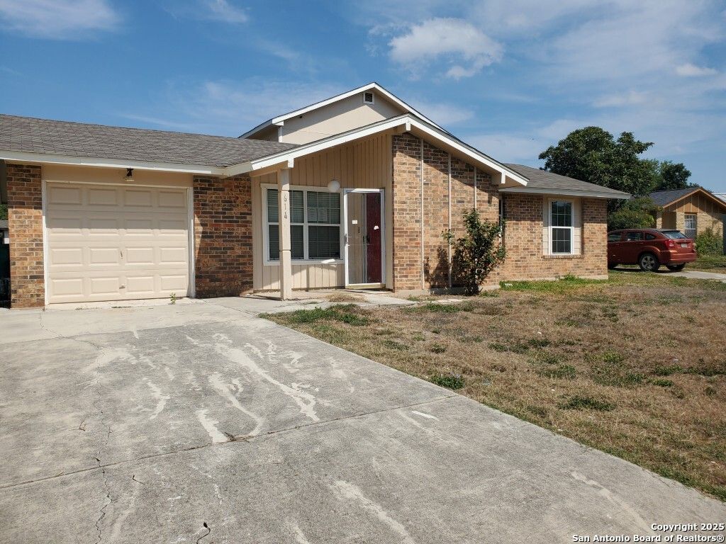 614 Oak, Converse, TX 78109
