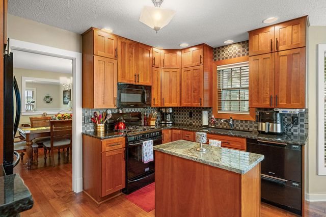 1246 Pond View Lane, White Bear Twp, MN 55110