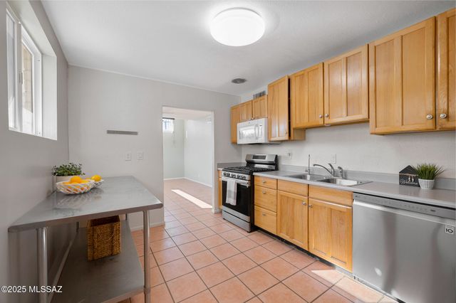 1821 S Chrysler Avenue, Tucson, AZ 85713