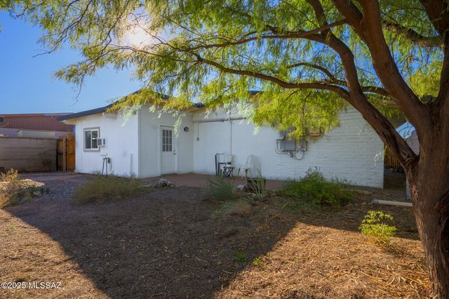 1821 S Chrysler Avenue, Tucson, AZ 85713