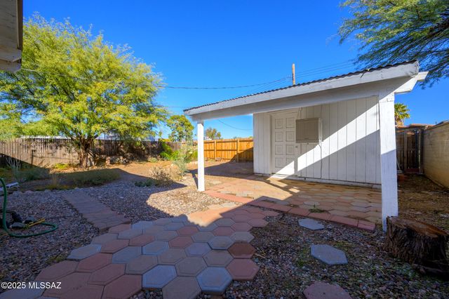 1821 S Chrysler Avenue, Tucson, AZ 85713