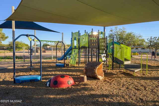 1821 S Chrysler Avenue, Tucson, AZ 85713