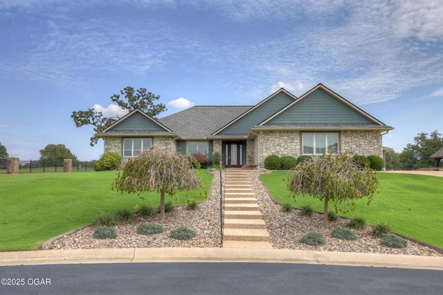 301 Copper Oaks Drive, Carl Junction, MO 64834