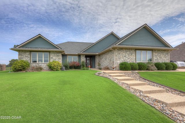 301 Copper Oaks Drive, Carl Junction, MO 64834