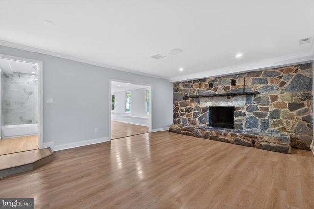 931 N MAIN ST, Williamstown, NJ 08094