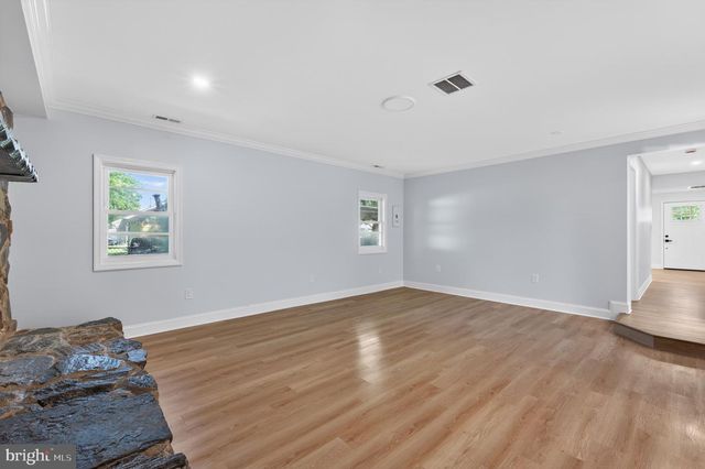 931 N MAIN ST, Williamstown, NJ 08094