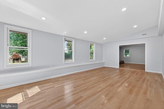 931 N MAIN ST, Williamstown, NJ 08094