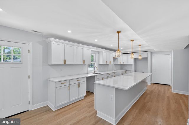 931 N MAIN ST, Williamstown, NJ 08094