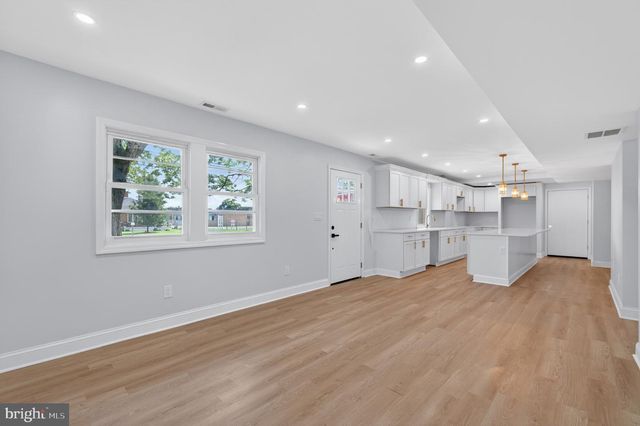 931 N MAIN ST, Williamstown, NJ 08094
