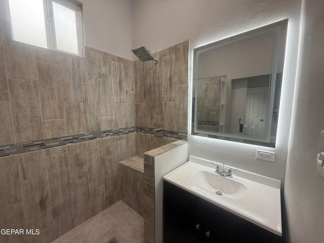1102 N FLORENCE Street, El Paso, TX 79902