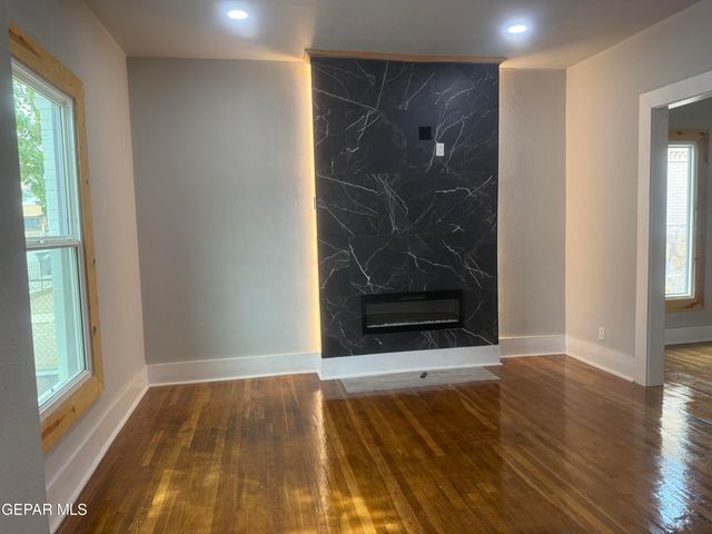 1102 N FLORENCE Street, El Paso, TX 79902