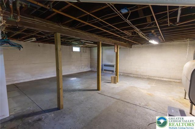 2049 Bushkill Park Drive, Forks Twp, PA 18040