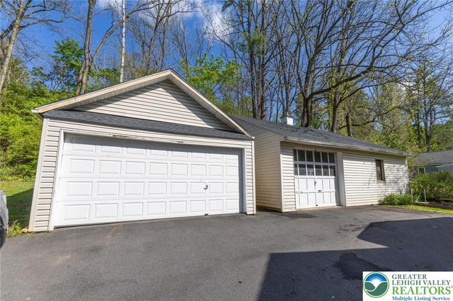 2049 Bushkill Park Drive, Forks Twp, PA 18040
