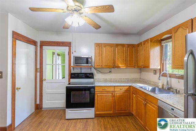 2049 Bushkill Park Drive, Forks Twp, PA 18040