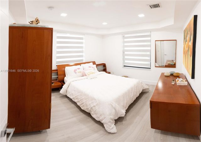 308 NW 2nd Ave, Hallandale Beach, FL 33009