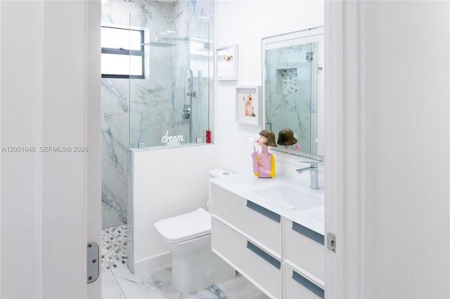 308 NW 2nd Ave, Hallandale Beach, FL 33009