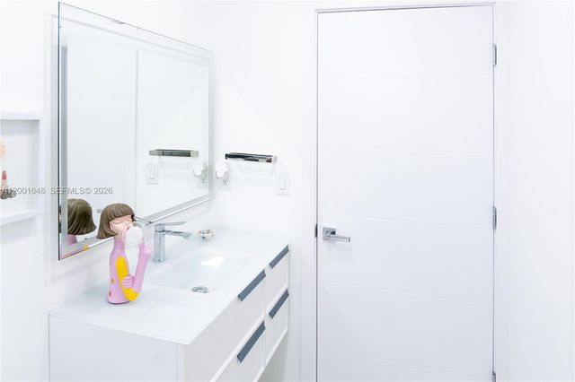 308 NW 2nd Ave, Hallandale Beach, FL 33009