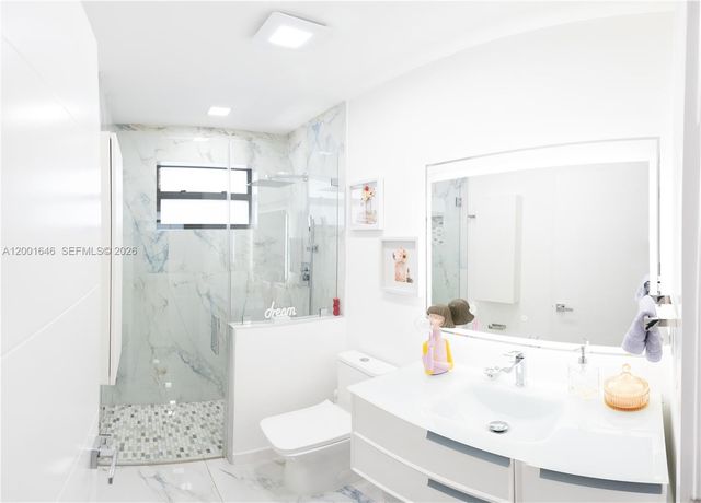 308 NW 2nd Ave, Hallandale Beach, FL 33009