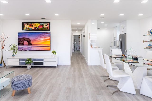 308 NW 2nd Ave, Hallandale Beach, FL 33009