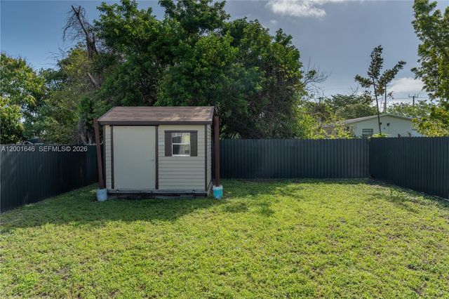 308 NW 2nd Ave, Hallandale Beach, FL 33009