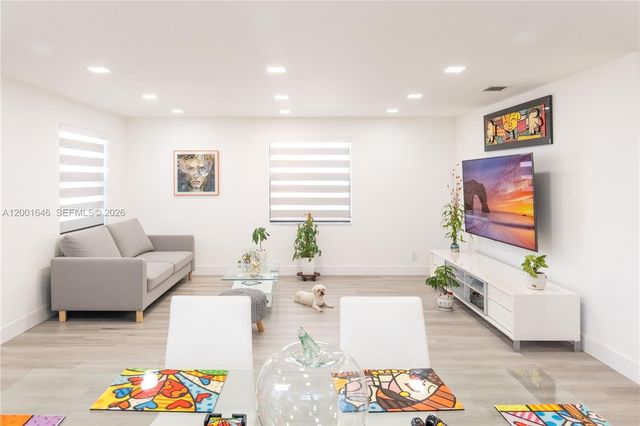 308 NW 2nd Ave, Hallandale Beach, FL 33009