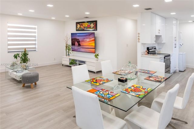 308 NW 2nd Ave, Hallandale Beach, FL 33009