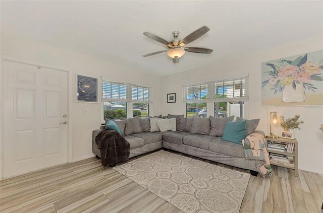 5807 28TH AVENUE DRIVE E, Bradenton, FL 34208