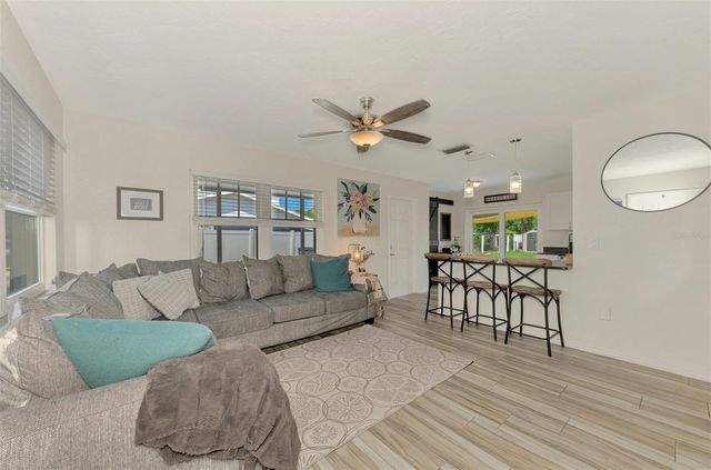 5807 28TH AVENUE DRIVE E, Bradenton, FL 34208