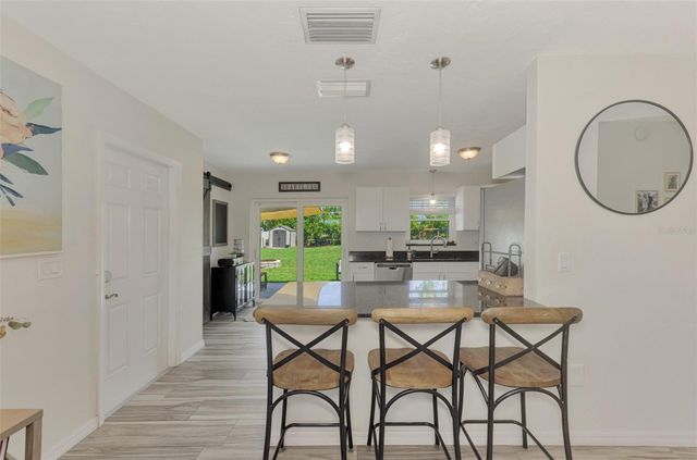 5807 28TH AVENUE DRIVE E, Bradenton, FL 34208