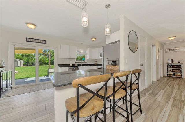 5807 28TH AVENUE DRIVE E, Bradenton, FL 34208