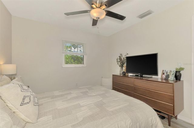 5807 28TH AVENUE DRIVE E, Bradenton, FL 34208