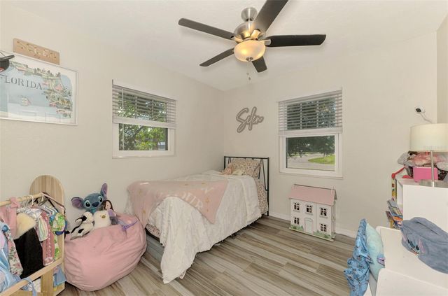 5807 28TH AVENUE DRIVE E, Bradenton, FL 34208