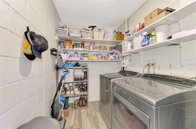 5807 28TH AVENUE DRIVE E, Bradenton, FL 34208