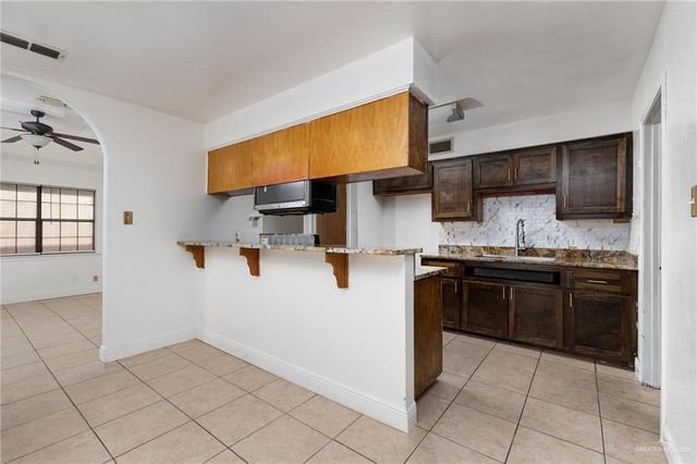 653 W Main Avenue, Raymondville, TX 78580