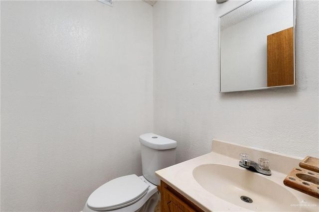 653 W Main Avenue, Raymondville, TX 78580