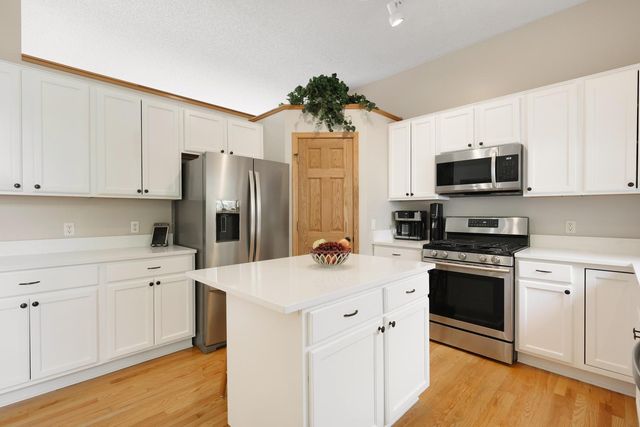 15751 Cicerone Path, Rosemount, MN 55068