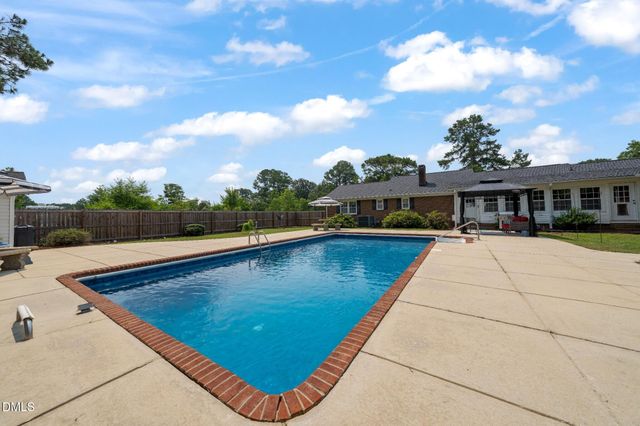 1718 Aman Dairy Road, Dunn, NC 28334