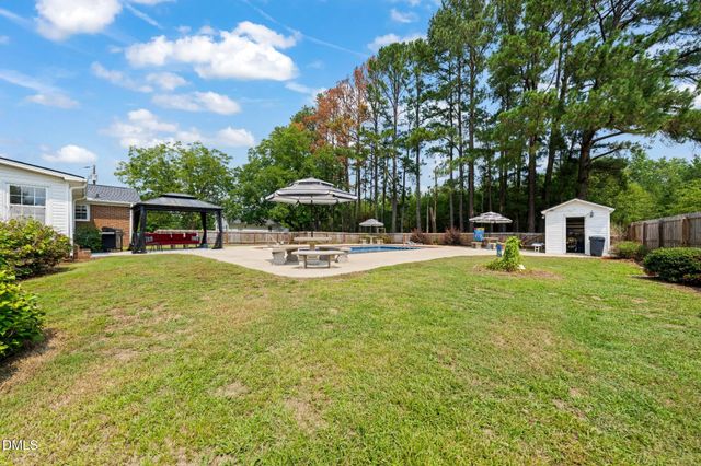 1718 Aman Dairy Road, Dunn, NC 28334