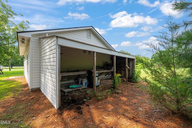 1718 Aman Dairy Road, Dunn, NC 28334
